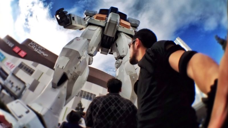 Life-Size Gundam Robot of Japan Life-Size Gundam Robot in Tokyo /// Vinjatek