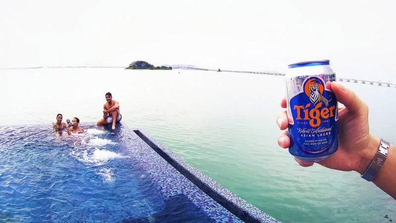 6 Travel Tips I Approve of But Rarely Use Myself New Years at The Light Infinity Pool, Malaysia /// Vinjatek