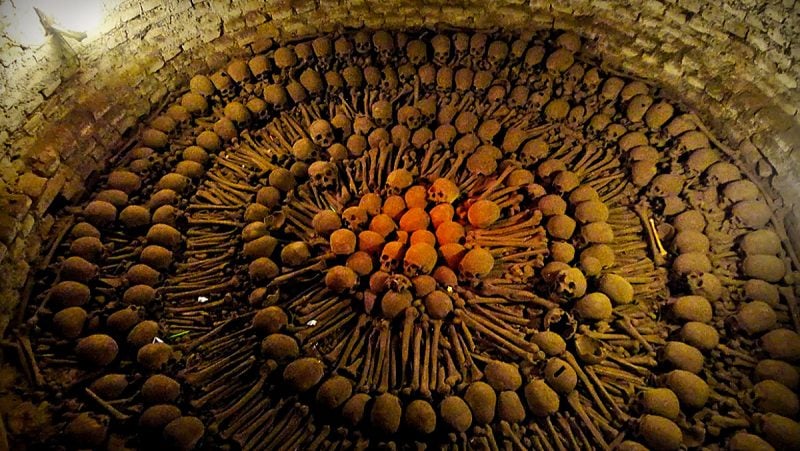 Before I Die… explore the forbidden Catacombs of Paris Catacombs of Paris /// Vinjatek