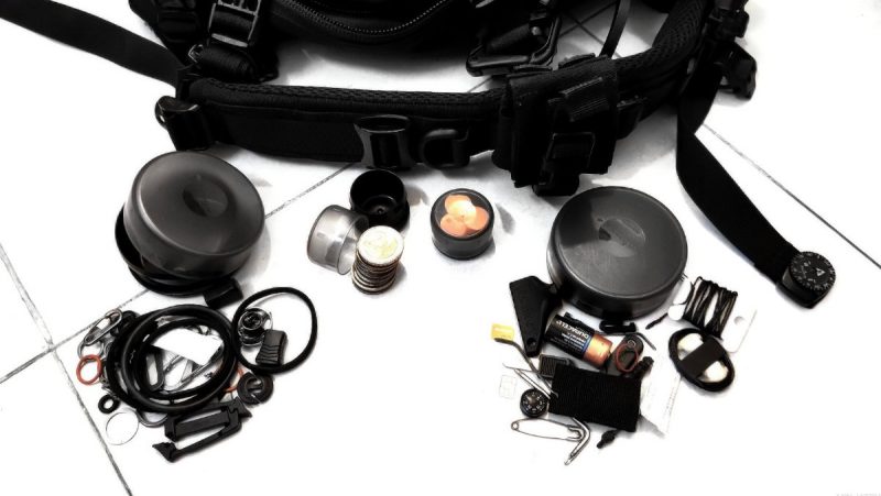 How to Live Out of a Backpack: Parts, Bits and Pieces How to Live Out of a Backpack: Parts, Bits and Pieces /// Vinjatek