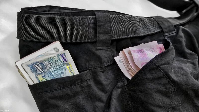 Urban Survivalist: Multiple “Carry Cash” Locations /// Vinjatek