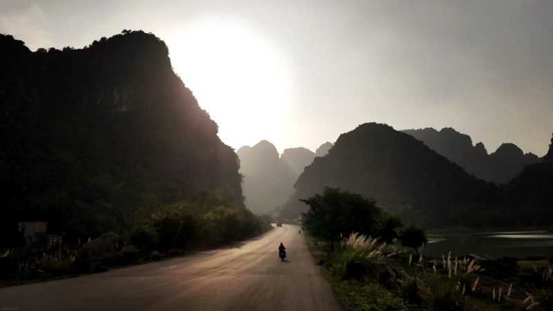 The Road to Trang An, Ninh Binh, Vietnam /// Vinjatek