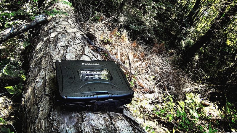 Toughbook CF19 in the Jungle /// Vinjatek