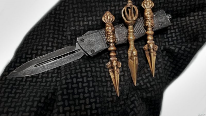 Phurba Daggers With a Microtech Troodon Knife /// Vinjatek